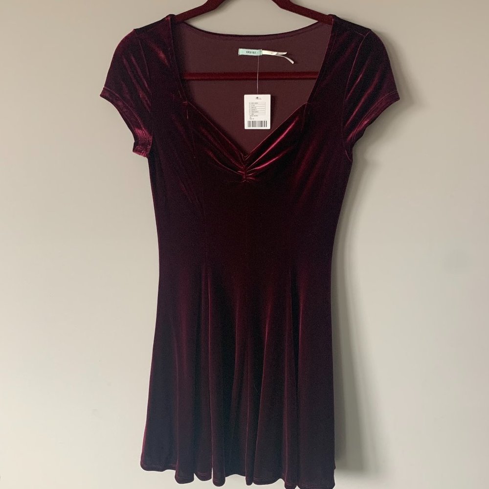 UO Dress (short sleeve) - Purple/Burgundy Velvet (Kimchi Blue)